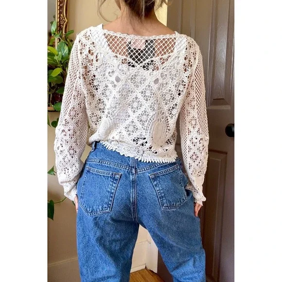 Indie Crochet Long Sleeve Cropped Top - Picture 2 of 4